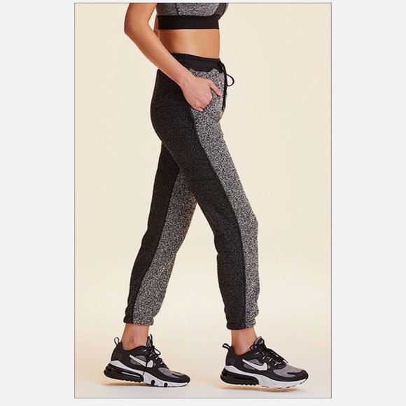 SET Alala Textured Retreat Boucle Knit cowl Sweater and Joggers - Picture 3 of 9